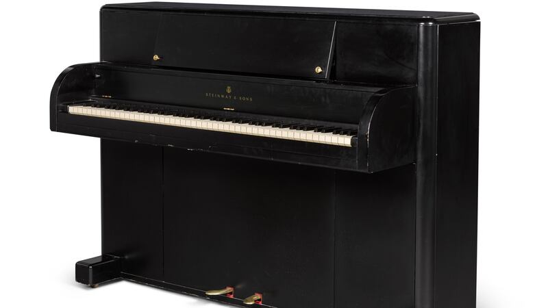 Seeger’s Steinway piano, designed for the troops in the second World War, Lot 166, €891-€1,337)