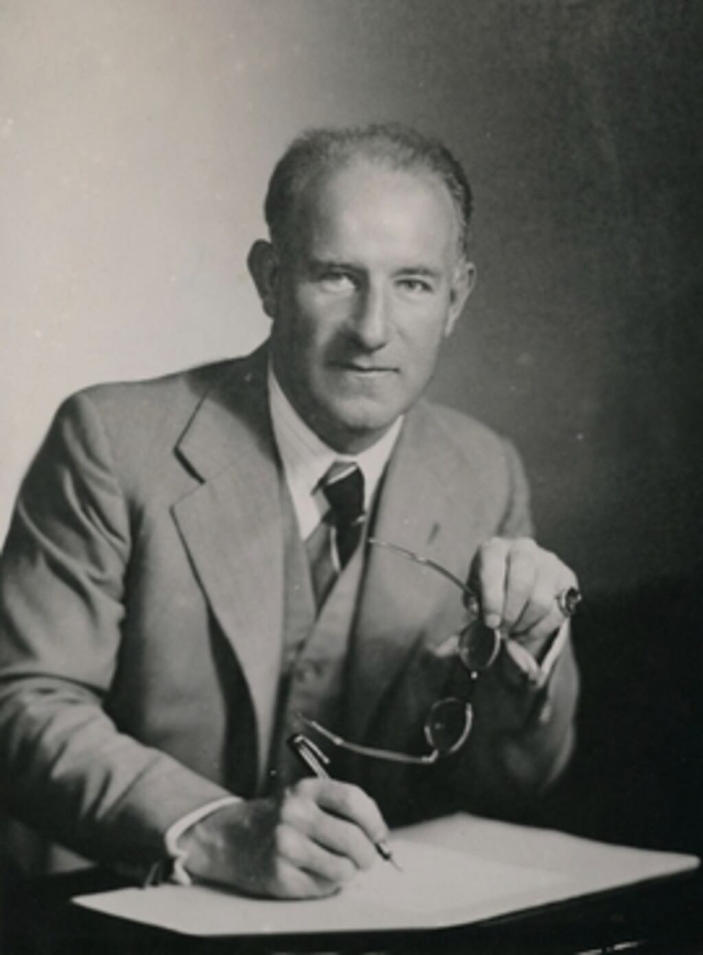 Maurice Collis: held senior positions in the British Indian civil service, lived an adventurous life and was a prolific author