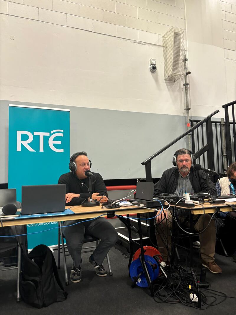 Look who dropped into the count centre in Dublin West, former Taoiseach Leo Varadkar. 