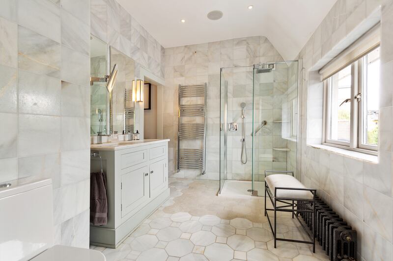 Main en suite