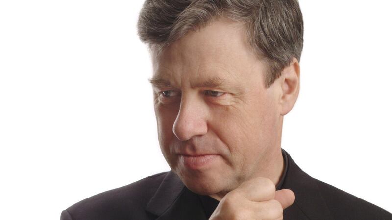 Paul Hillier, the choir’s conductor and artistic director, could hardly have given himself a much nicer or looser brief.