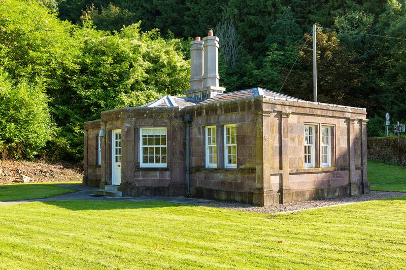 The front gate lodge is currently available to rent through Irish Landmark Trust