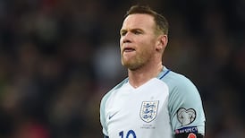 Wayne Rooney leaves England squad with knee injury