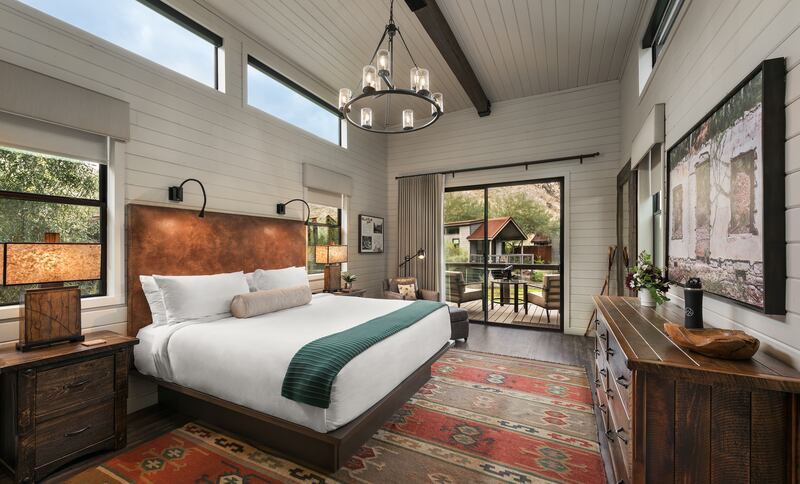 Castle Hot Springs: sky view unit bedroom