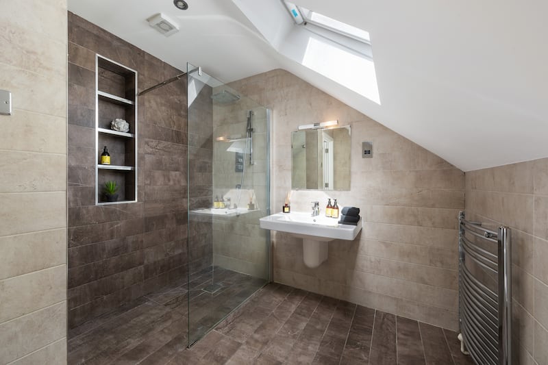 Main bedroom ensuite