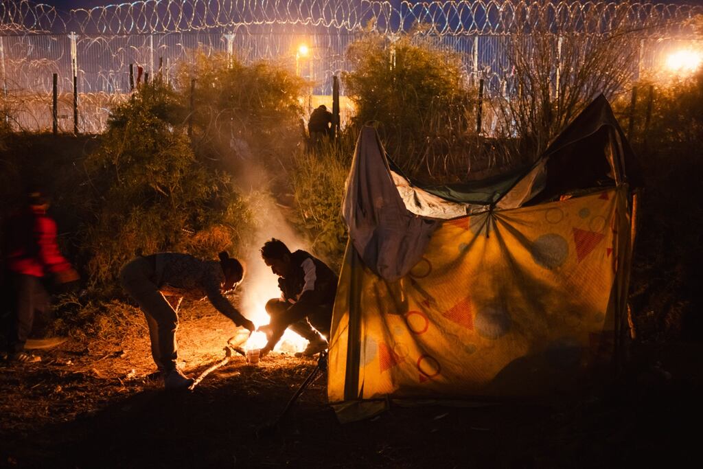 "Is mallaithe don té a chuireann an sconsa de shreang dheilgneach thairis, óir tá an gaineamhlach roimhe amach." Grianghraf: Justin Hamel/Bloomberg