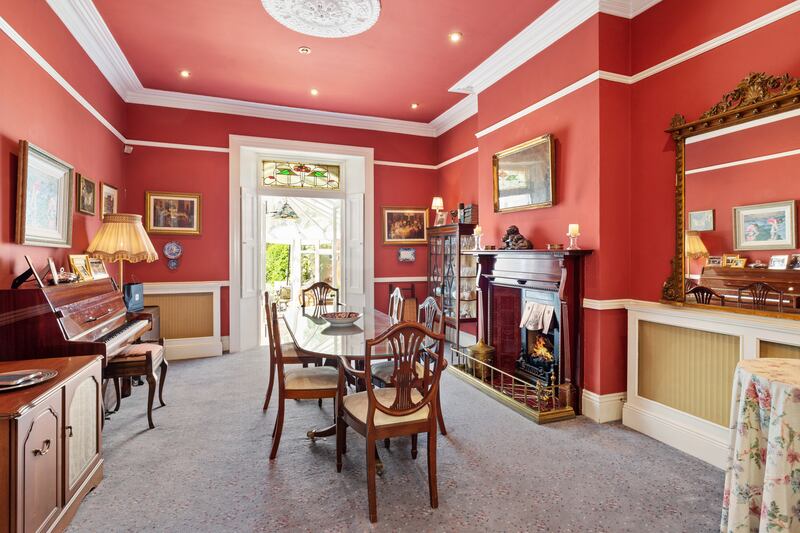 Dining room.