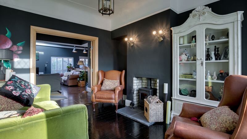 Reception room.