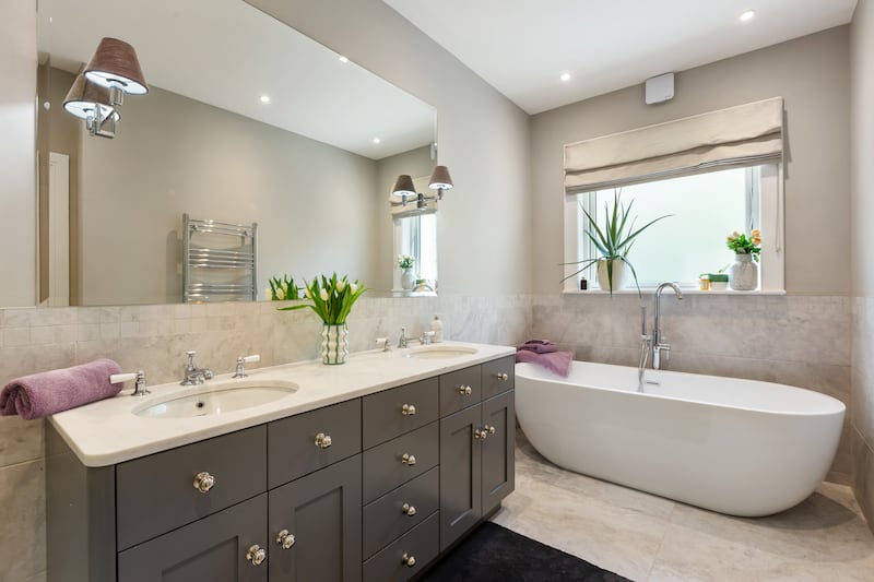 Main bedroom en suite