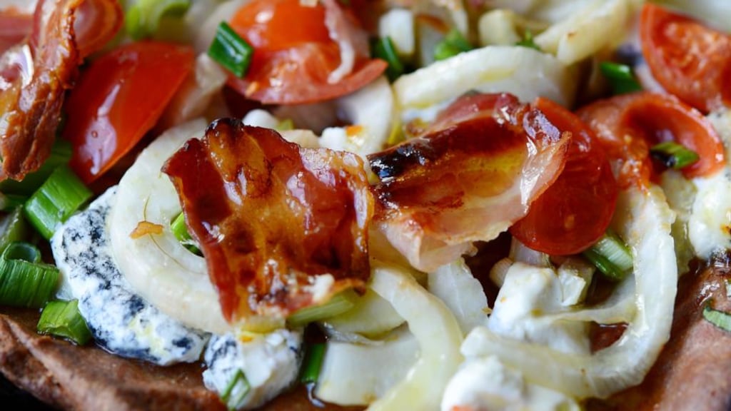 Goat’s cheese and fennel pizza with a spelt base