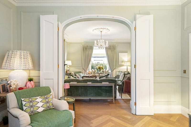 Arch between reception rooms
