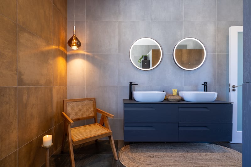 Main bathroom