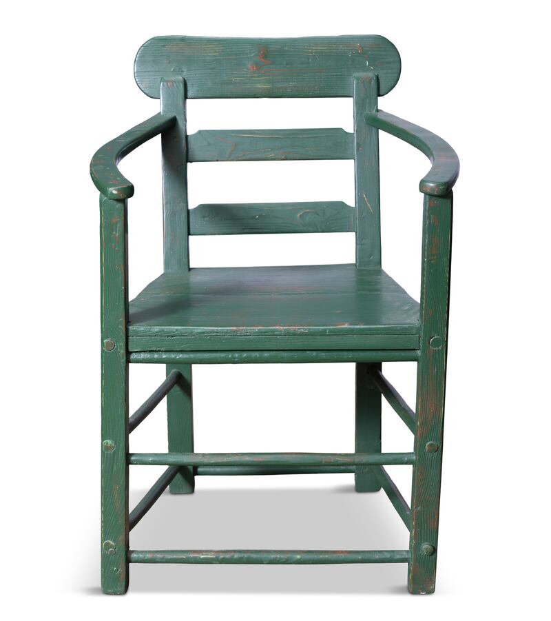 Green painted pinewood elbow chair
