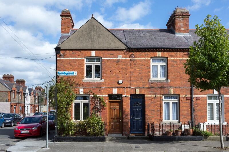 Walk-in condition: 40 Aikenhead Terrace