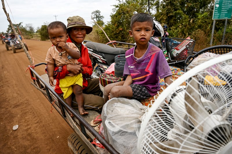 Trump says he will make a call to end hostilities between Thailand and Cambodia