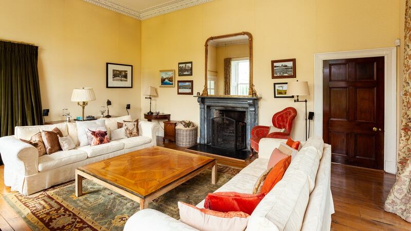 Reception room.