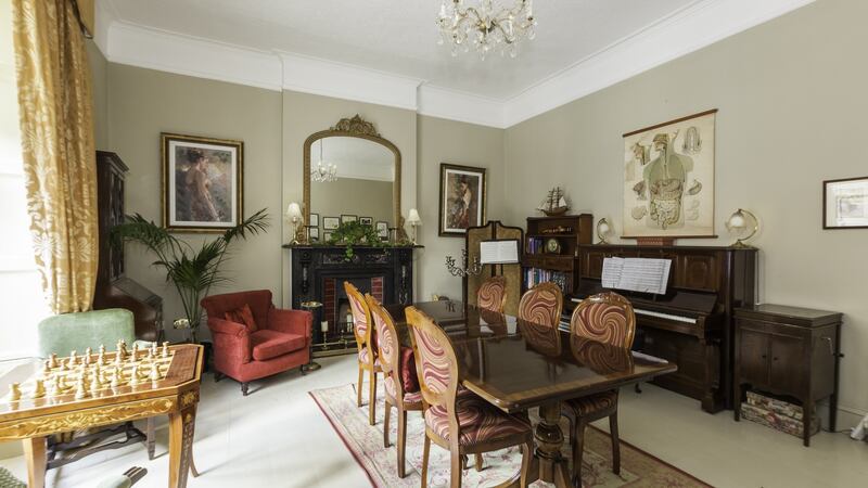 Dining room.