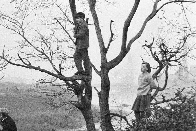 ‘A secret of a life’: Alen MacWeeney’s evocative photographs of 1960s Dublin