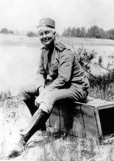 Sandes was not the only woman in the Serbian army; she and the celebrated Milunka Savic met as patients in the British Field Hospital.