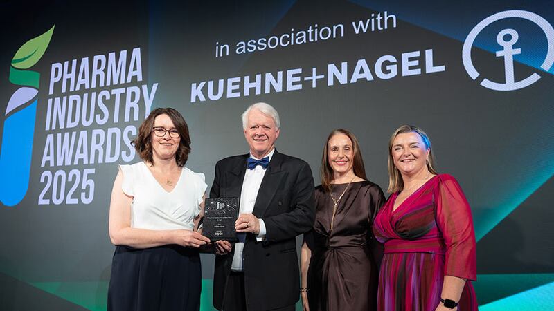 Matt Moran, awards judging coordinator on behalf of Exyte, presents the pharma company of the year - large to the AbbVie Ireland team