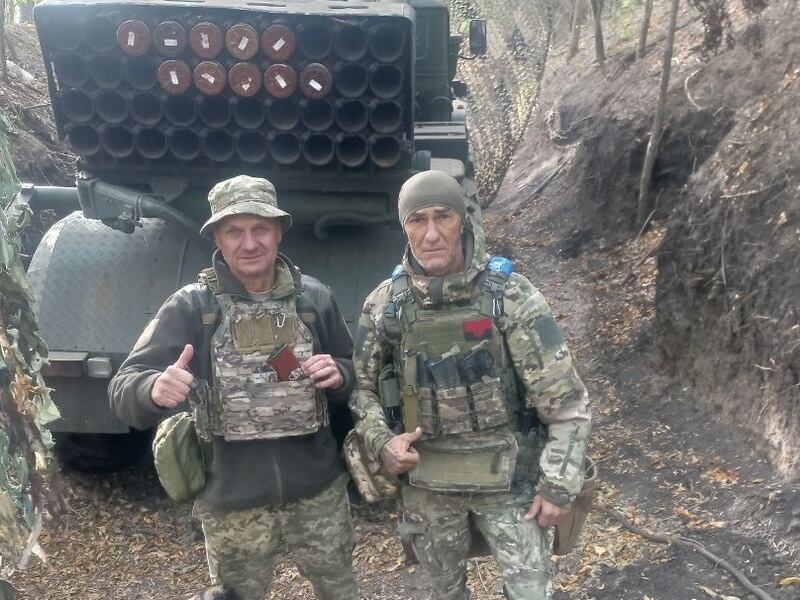 Master sergeant Oleksandr Yurychko (right) with another Ukrainian soldier