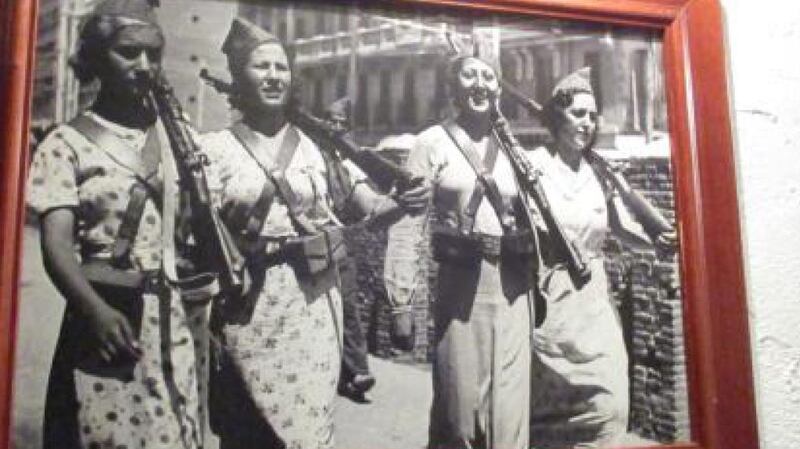 Photograph of female fighters during the Spanish Civil War, in Bar Llibertaria in Barcelona
