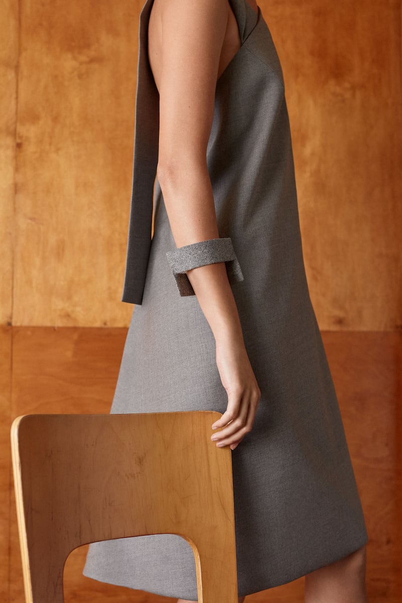 Asymmetrical grey dress with adjustable straps, €99