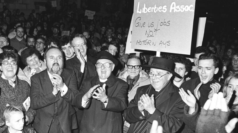 The late  Victor Griffin, with   David Norris, Michael McDowell and others, protest against Dublin Corporation’s plan for the Liberties in 1987. Photograph: Jack McManus