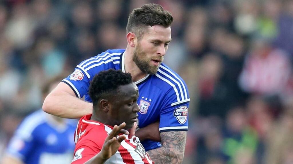 Daryl Murphy tussles with Victor Wanyama during Ipswich’s FA Cup third round draw with Southampton. Photograph: David Cannon/Getty Images
