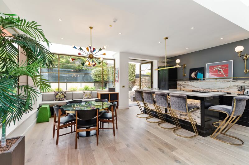 Dining area/kitchen