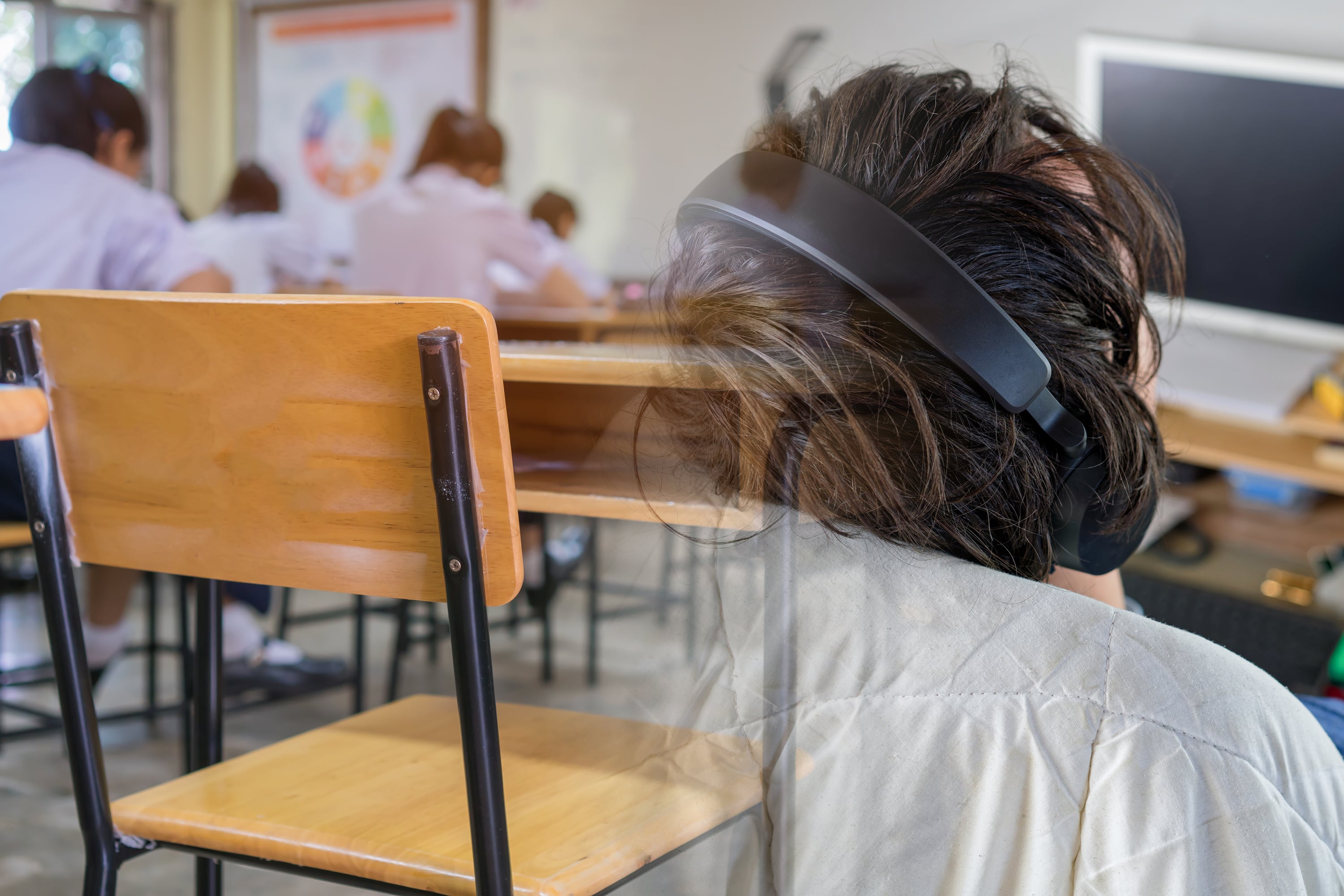 School refusal: Parents and experts call for compassionate approach to classroom anxiety