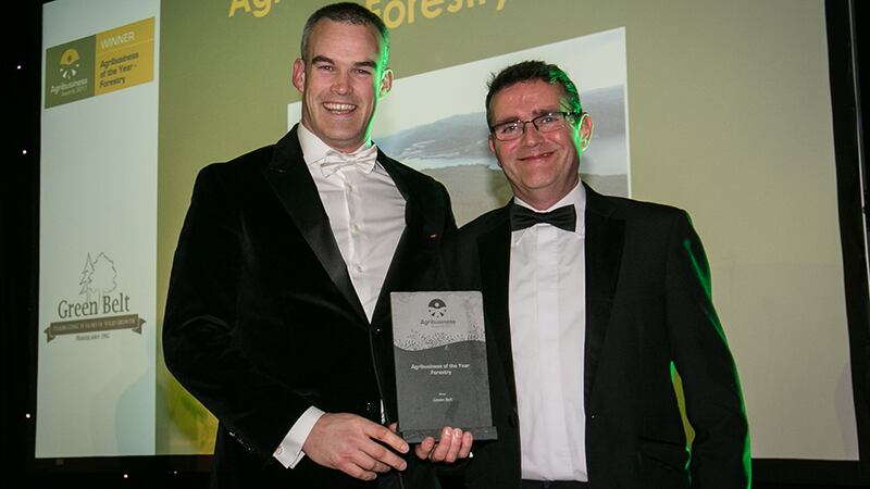 Padraig Dolan, Key Account Manager, ALS Labelling Solutions, presents the Agribusiness of the Year – Forestry award to Maurice Ryan, Green Belt