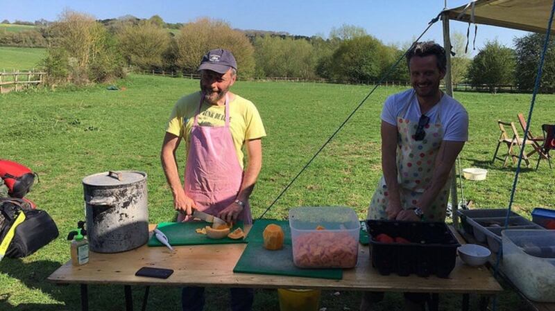 Danaraja and Gary Bedford during set-up at Buddhafield