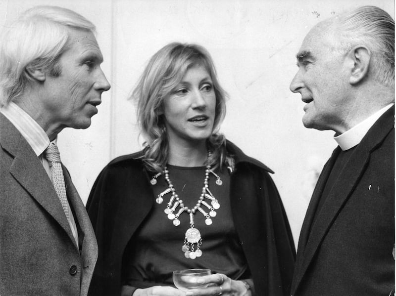 Louis Le Brocquy and his wife Anne Madden with Rev Donal O'Sullivan S.J. at his exhibition in The Dawson Gallery.  Photograph: Dermot Barry/ The Irish Times