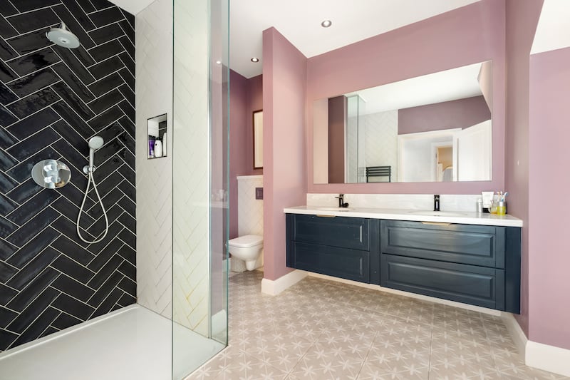 Main en suite