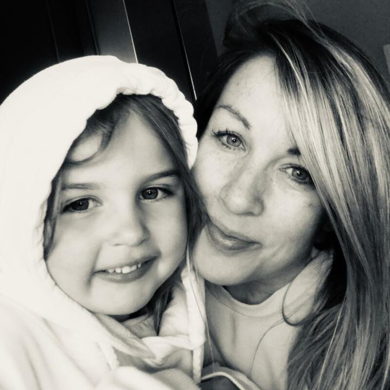 Claire Uibh Eachach with her five-year-old daughter