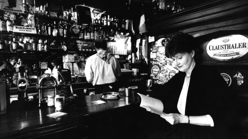 Eavan Boland reading from her collection of poems, In a Time of Violence, at the Guinness Writers’ Lunch in Doheny and Nesbitt’s, Dublin, in 1994. Photograph: Eric Luke