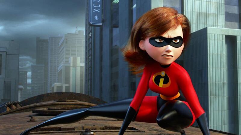 Incredibles: the family is forced to live in a motel until a mysterious tycoon arrives with an offer for Elastigirl to come out of retirement
