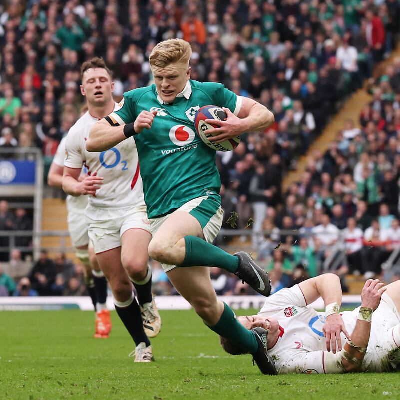 Five-try Ireland blow England away on record-breaking afternoon at Twickenham