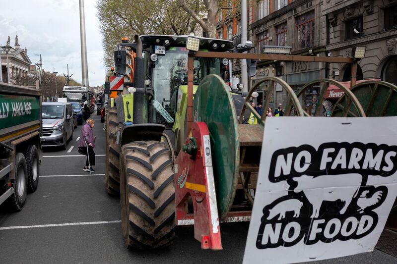 Tractors, taxis, buses and trucks block O’Connell Street in Dublin for a national fuel protest. Photograph: Chris Maddaloni/The Irish Times 