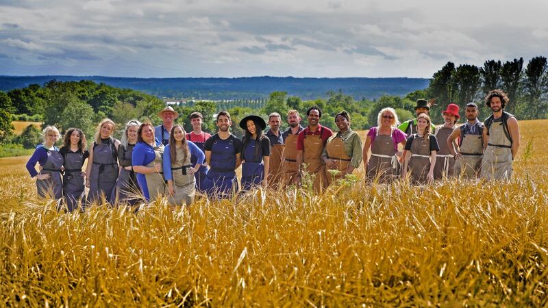 The Big Flower Fight:  the 10 two-person teams who begin the competition