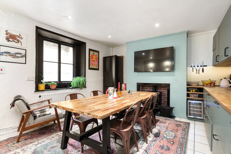 Diningroom and kitchen