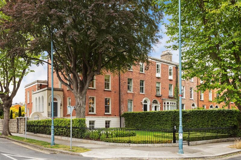 Contracts for the sale of 17 Raglan Road, Ballsbridge, Dublin 4 were exchanged within weeks