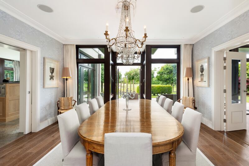 Formal diningroom