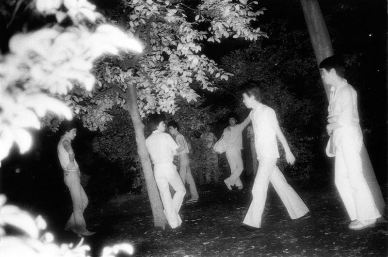 Yoshiyuki’s curiosity was aroused by the stalkers, the audience of spectators who looked for canoodling couples