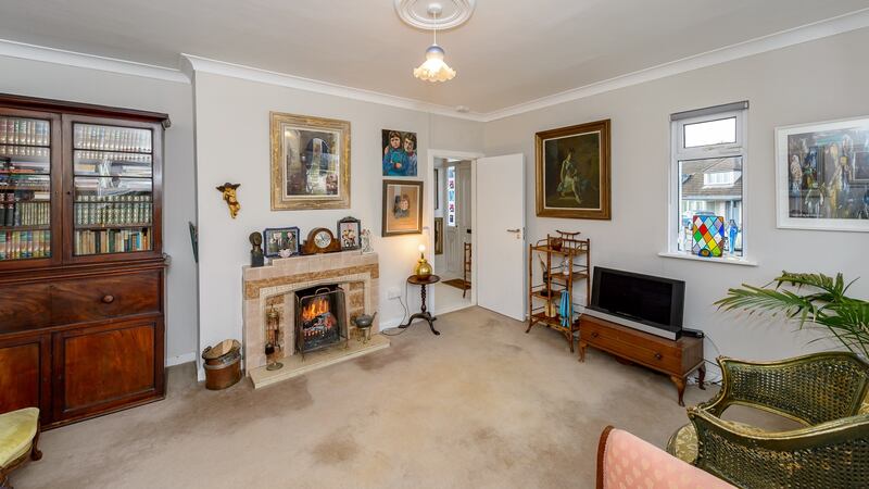 Reception room.