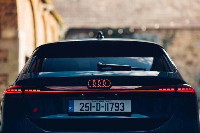 Audi A6 E-tron