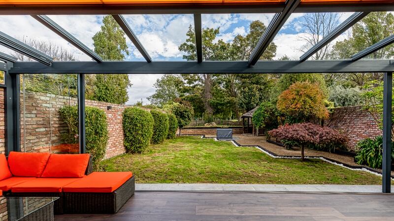 Indoor/outdoor room