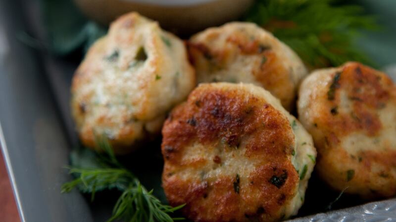 Thai fish cakes with cucumber relish