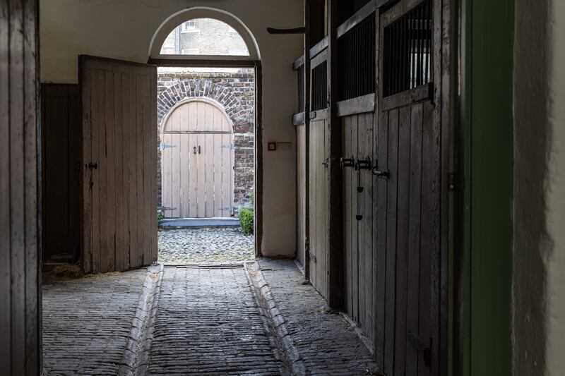Merrion Mews, Dublin